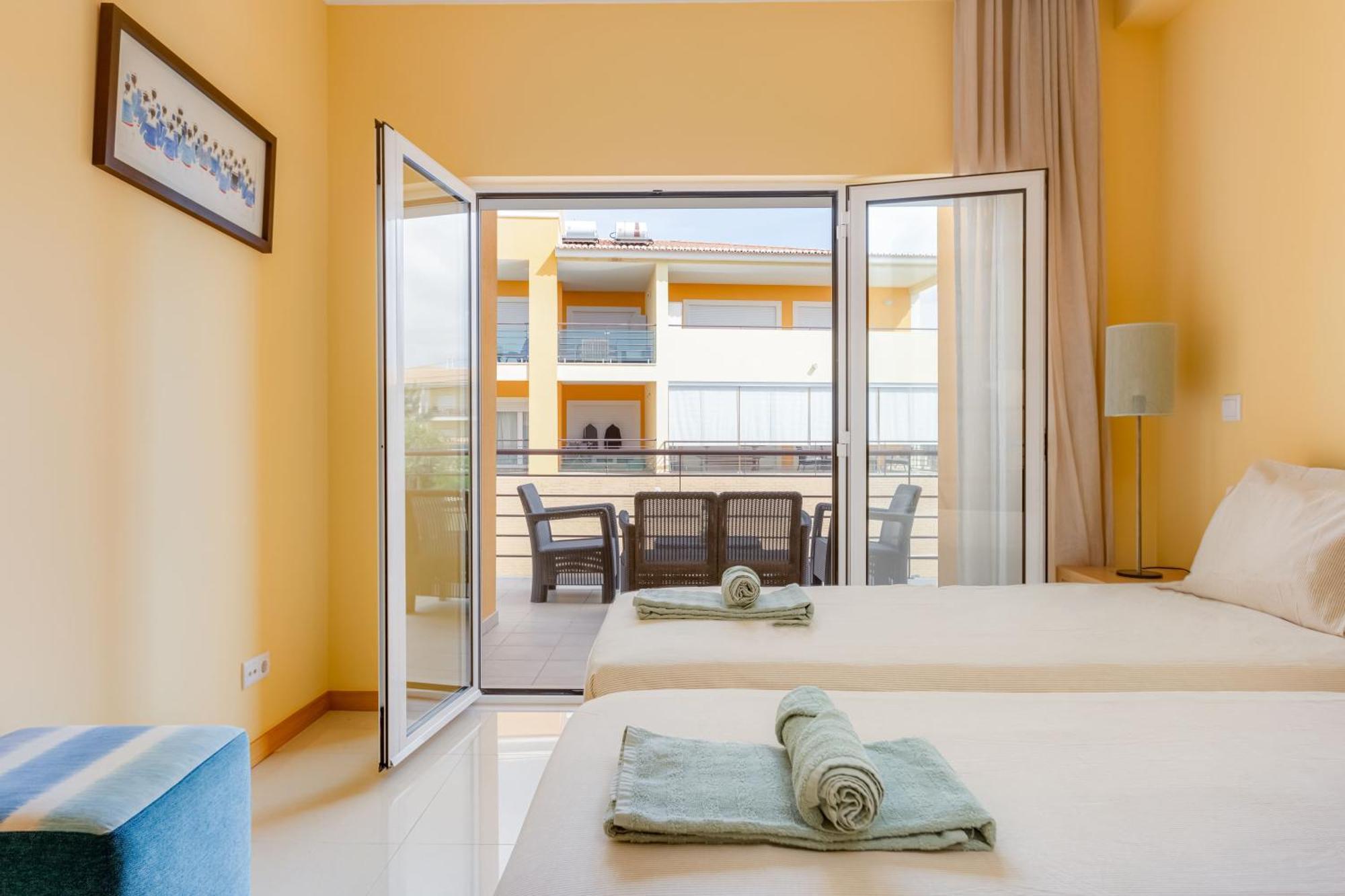 The Village - Apart Para 6 Com Ac, Garagem E Piscina, A Poucos Min Da Gale Albufeira Luaran gambar