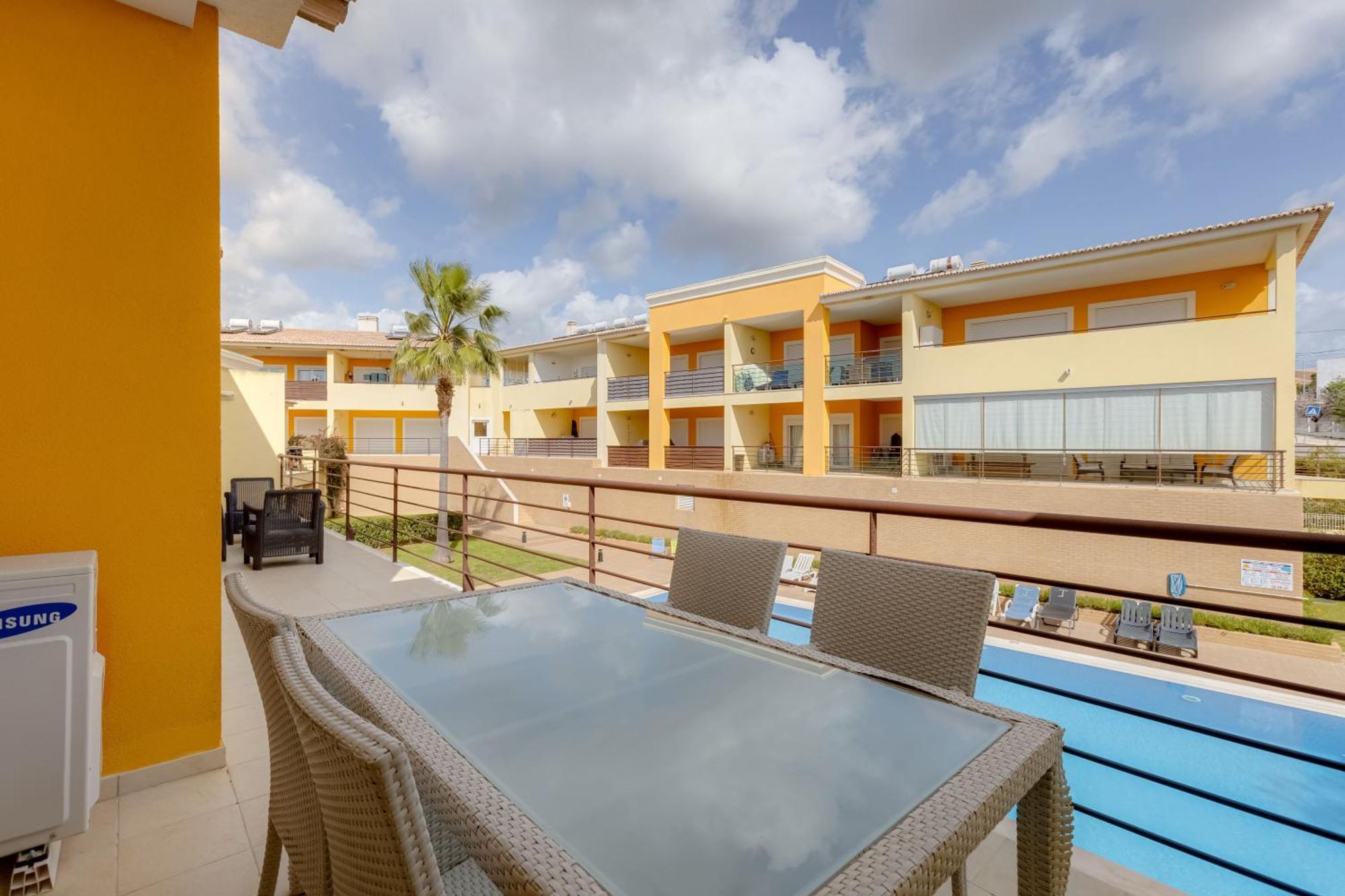 The Village - Apart Para 6 Com Ac, Garagem E Piscina, A Poucos Min Da Gale Albufeira Luaran gambar