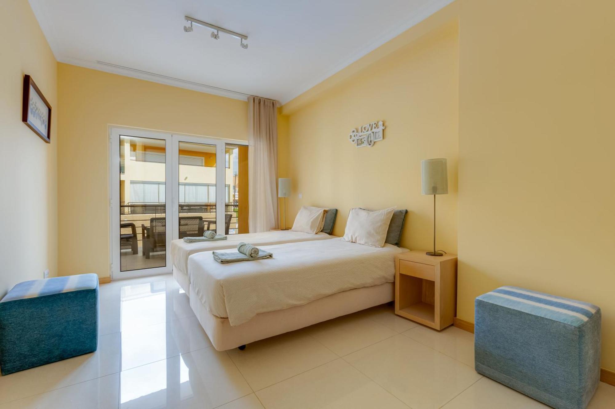 The Village - Apart Para 6 Com Ac, Garagem E Piscina, A Poucos Min Da Gale Albufeira Luaran gambar